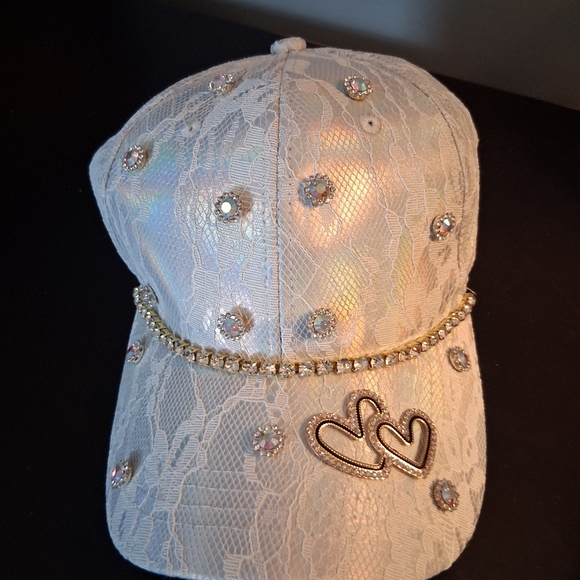 Elegant White Lace Cap with Rhinestones bling strap back OS NEW - Picture 3 of 8